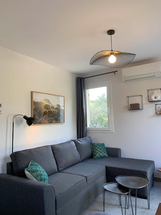 Le Cabanon De Livia Avec Piscine Privee Holiday home Cucuron