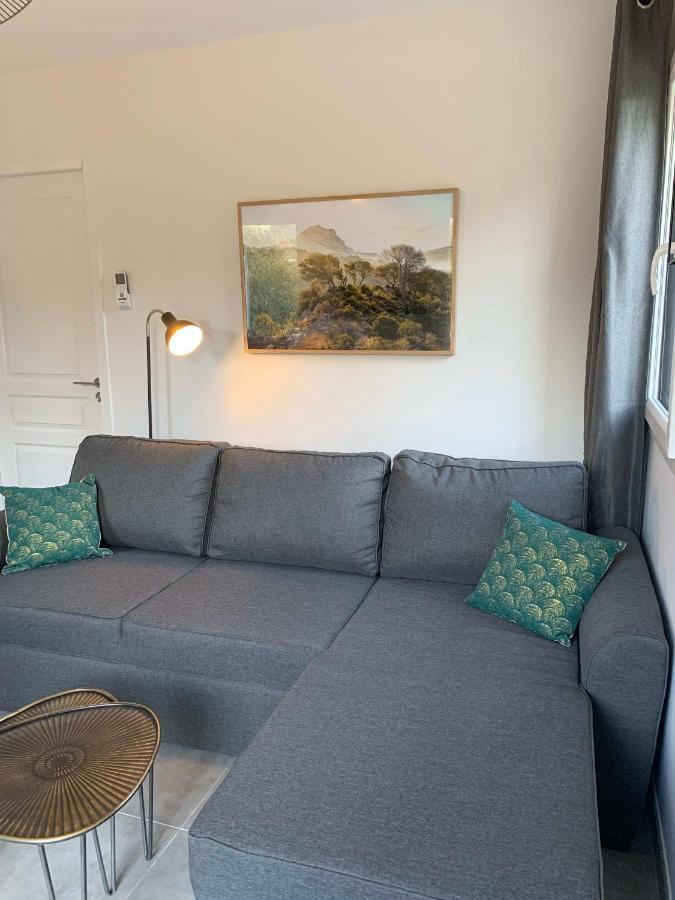 Le Cabanon De Livia Avec Piscine Privee Holiday home Cucuron